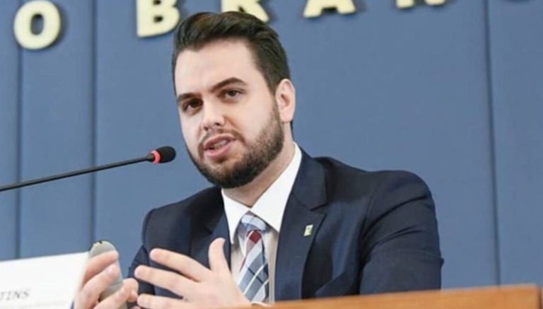 Caso Filipe Martins envolvendo registro falso analisado pela Justiça dos Estados Unidos.