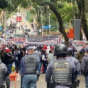 Paulista tem atos contra Tarcísio antes de manifestação de Flávio